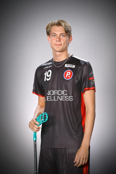 Viktor Thornblad #19