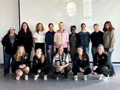 Caroline Seger träffade klubbens kvinnliga ledare