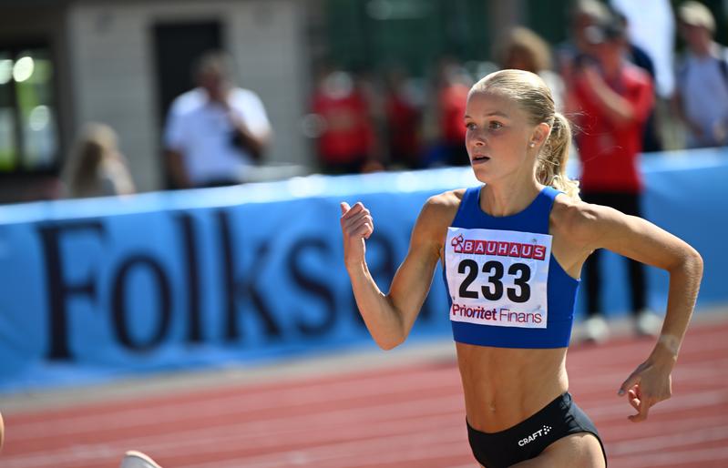 Elenie vann i debuten