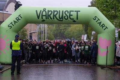 Tusentals deltagare fyllde Växjösjön under årets Vårruset