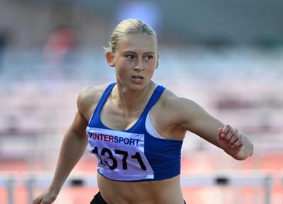 Julia persade på Stadion trots motvind