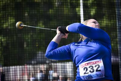 Erica värmde med långa kast i kylan