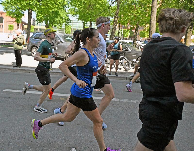 Emma 10:a på Sthlm Marahton